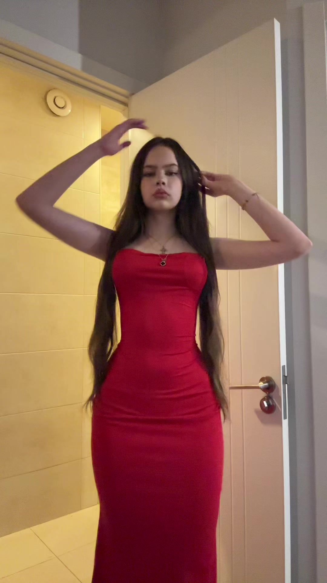 @𝙴𝚕𝚒𝚎 !