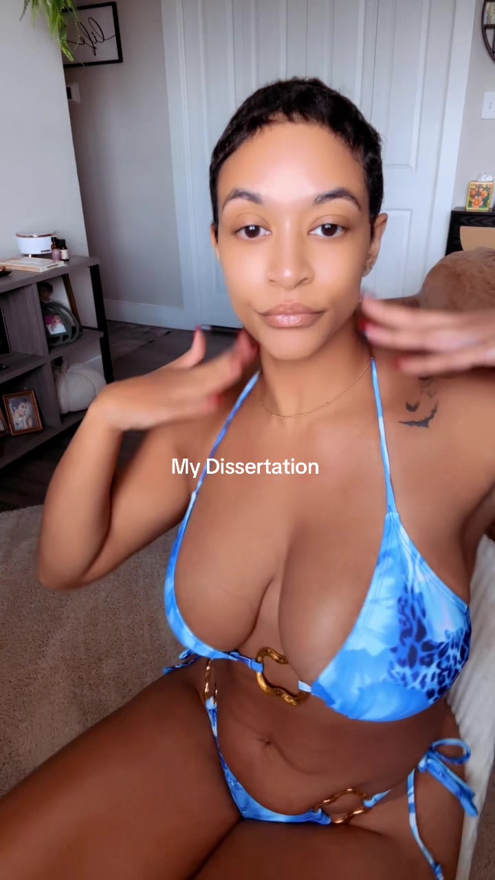 @Jazmondmonique
