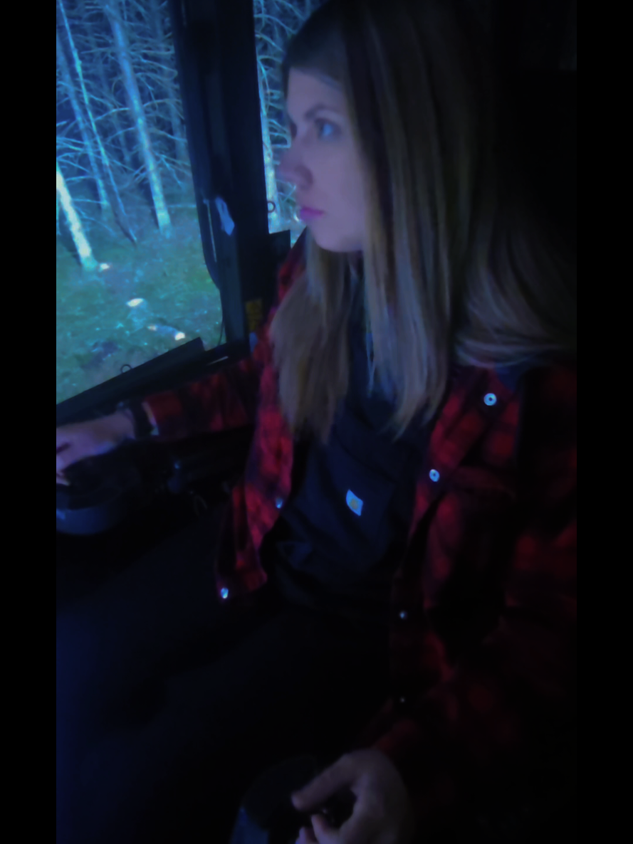 @🇱🇻Evie in the forest🇨🇦