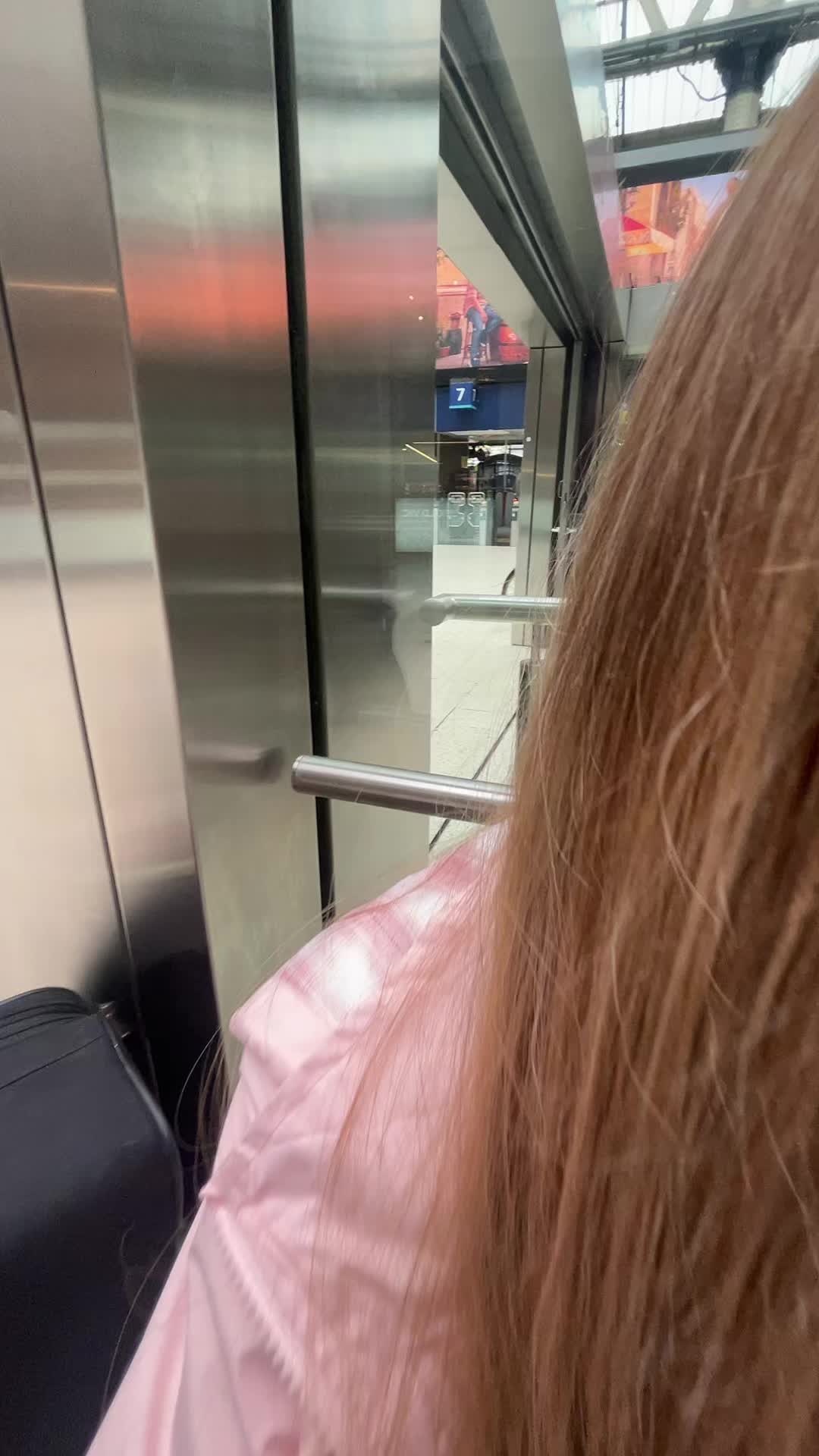 @Ella