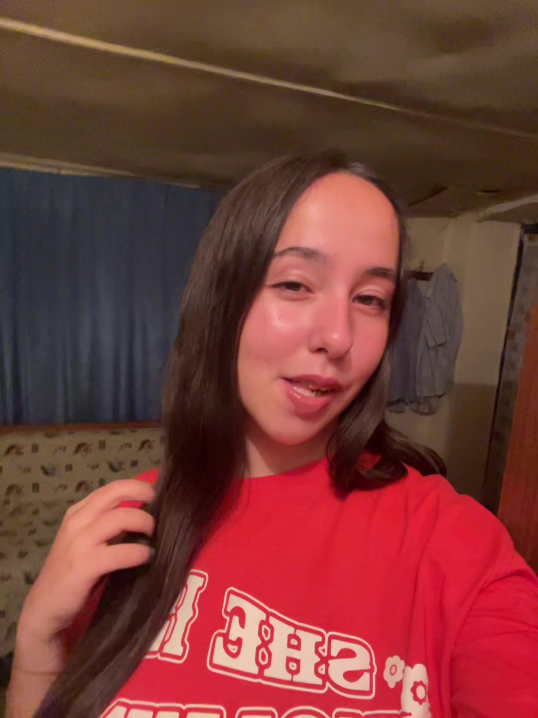 @👩🏻🦱