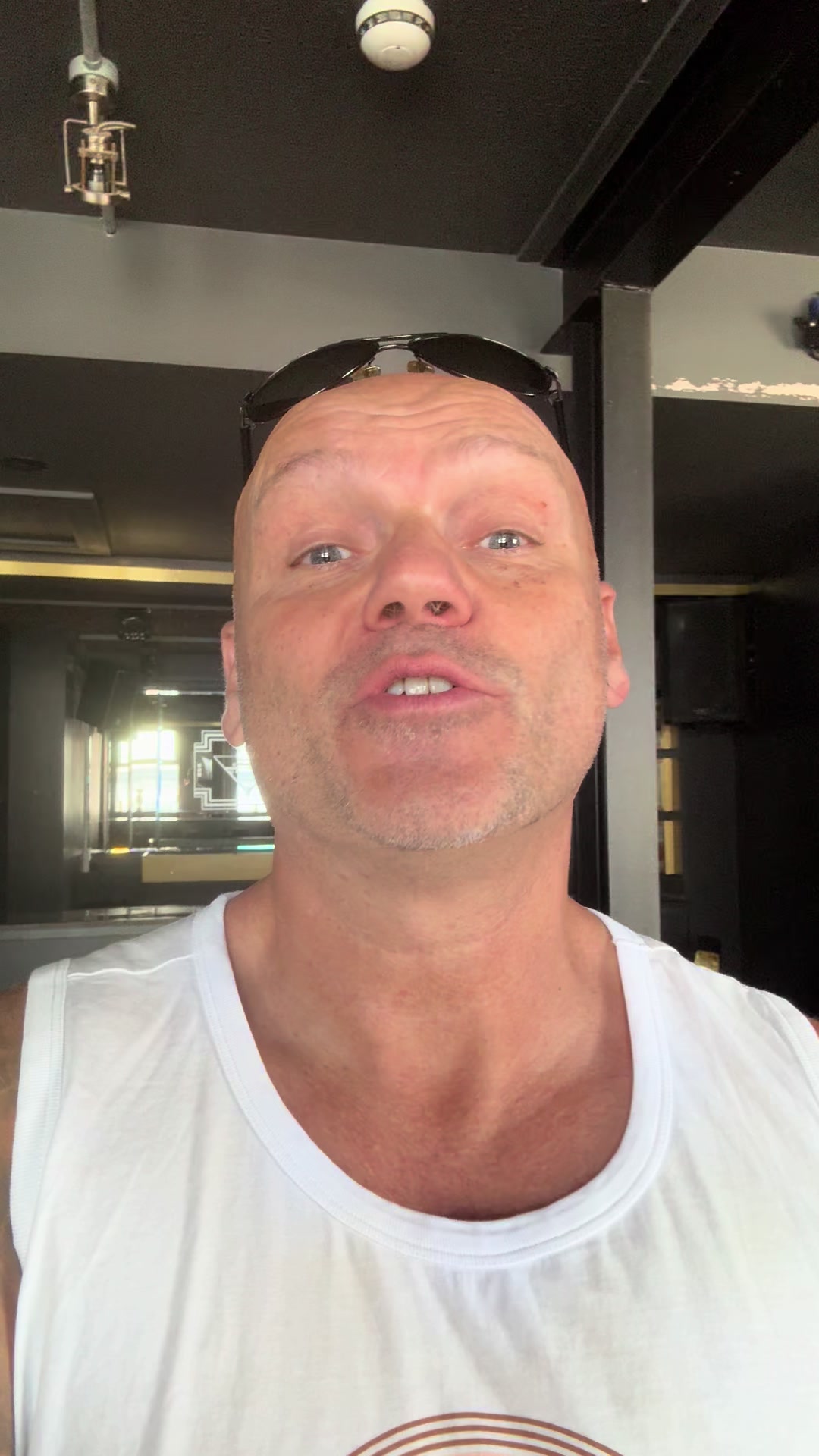 @UKPleasureBoys