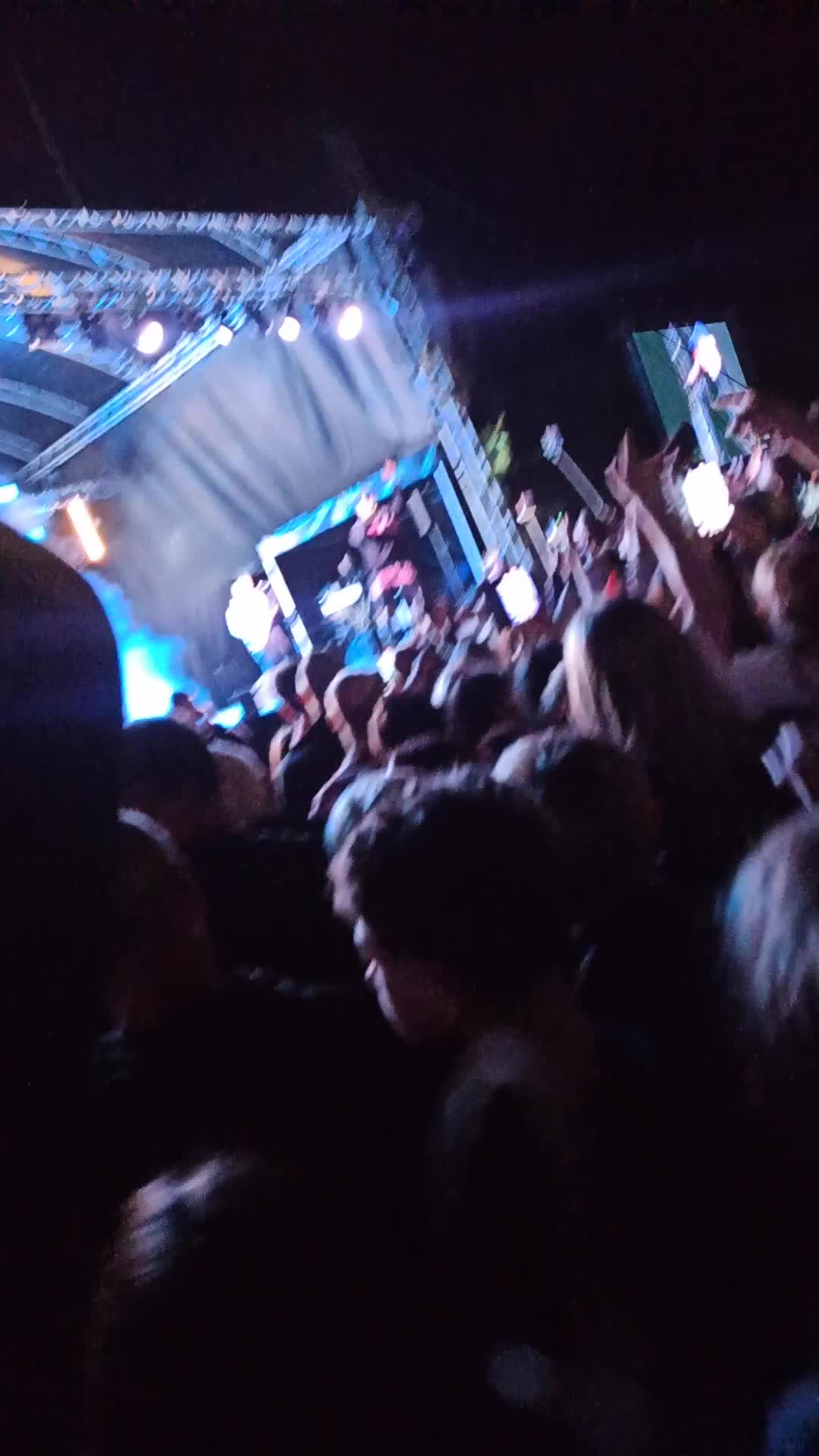 @Pawełek