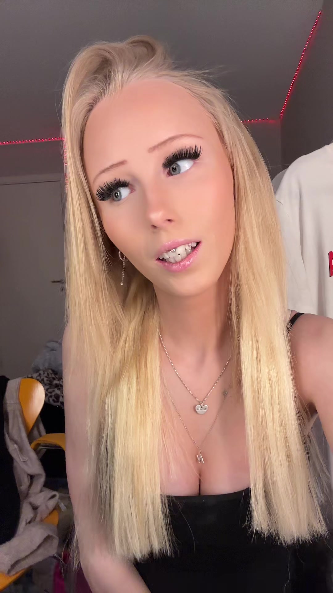 @💋😚