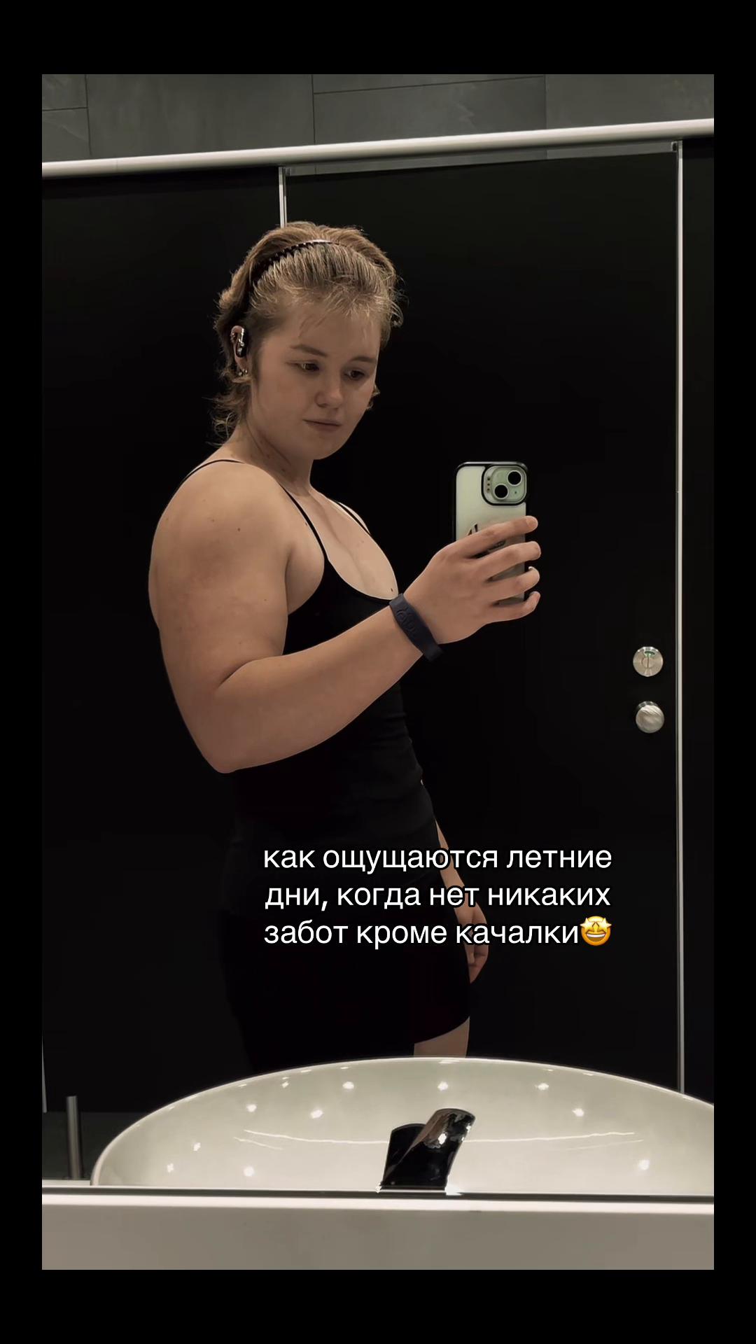 @АH