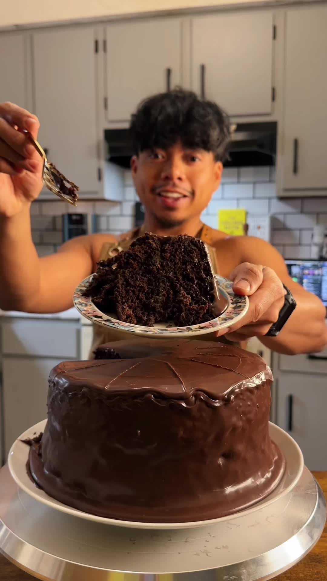 @theshirtlesshomebaker