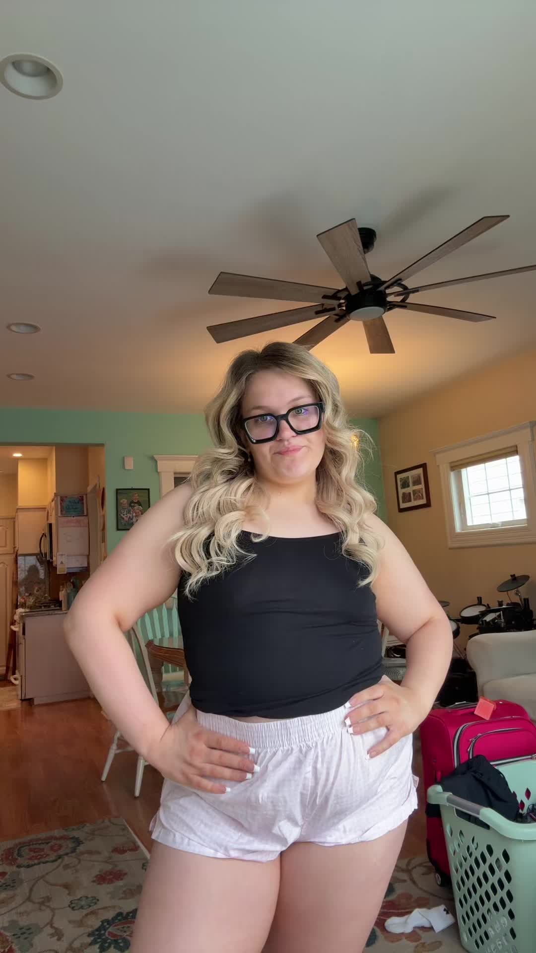 @angelinabrennen_