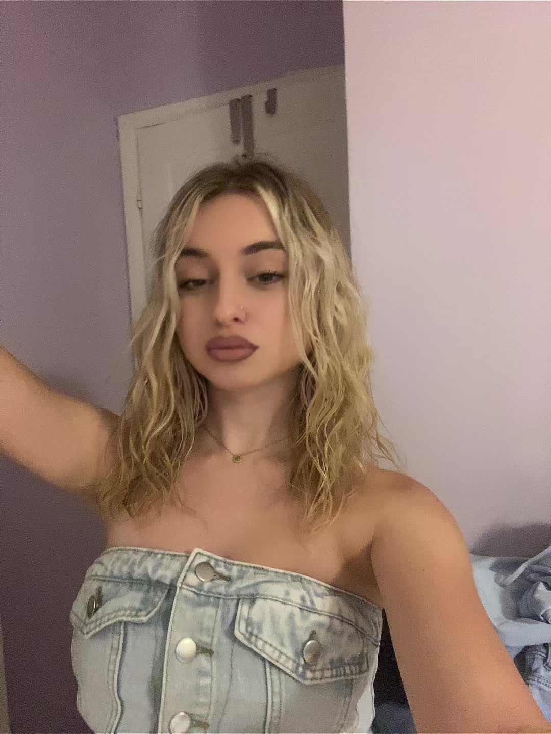 @𝓚𝓵𝓮𝓸𝓷𝓲𝓴𝓲