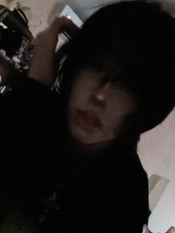 @愛  𝕯𝔢𝔪𝔦𝔞𝔫