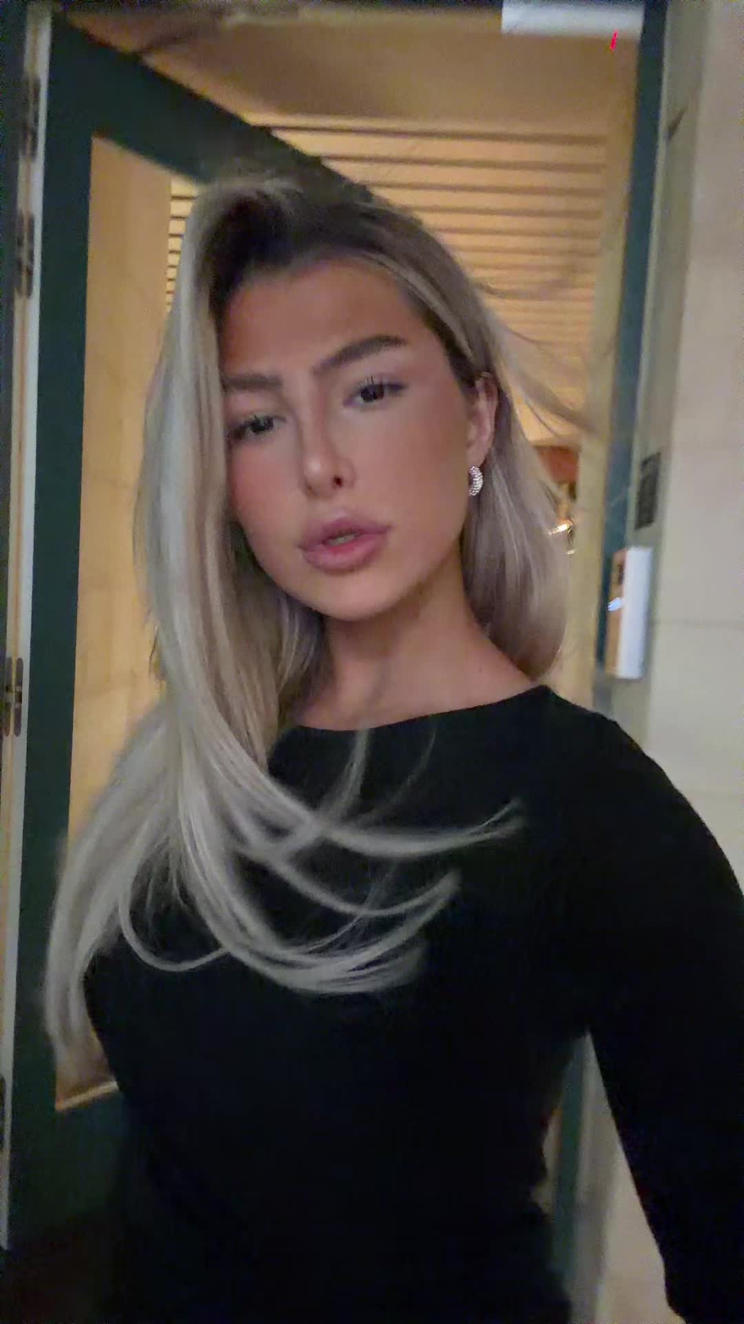 @blondiexbabe