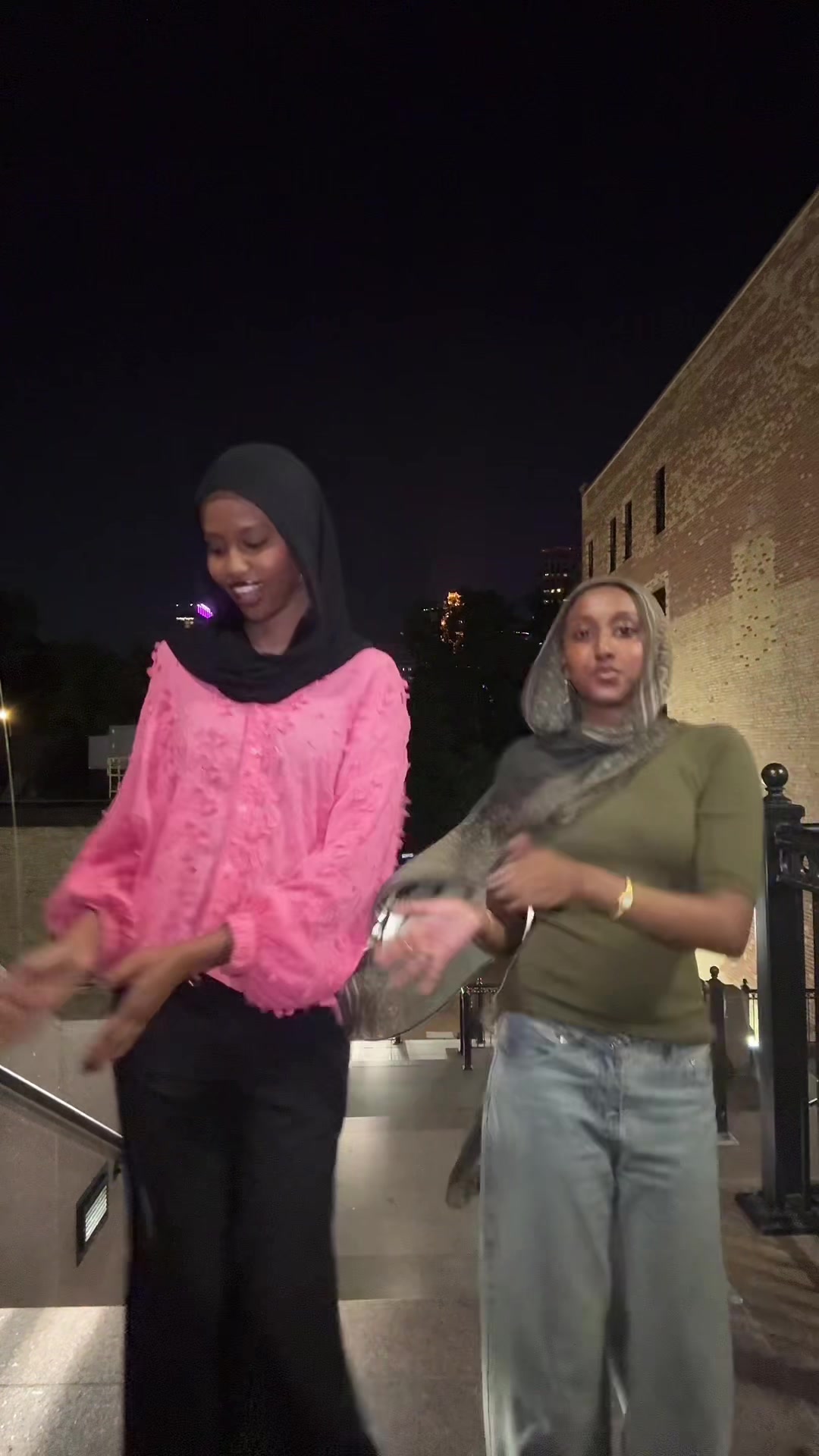 @👥👥