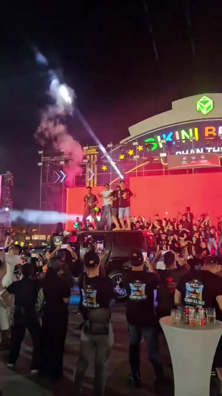 @Nh&iacute; Bấm Led Dạo 🎛️📺