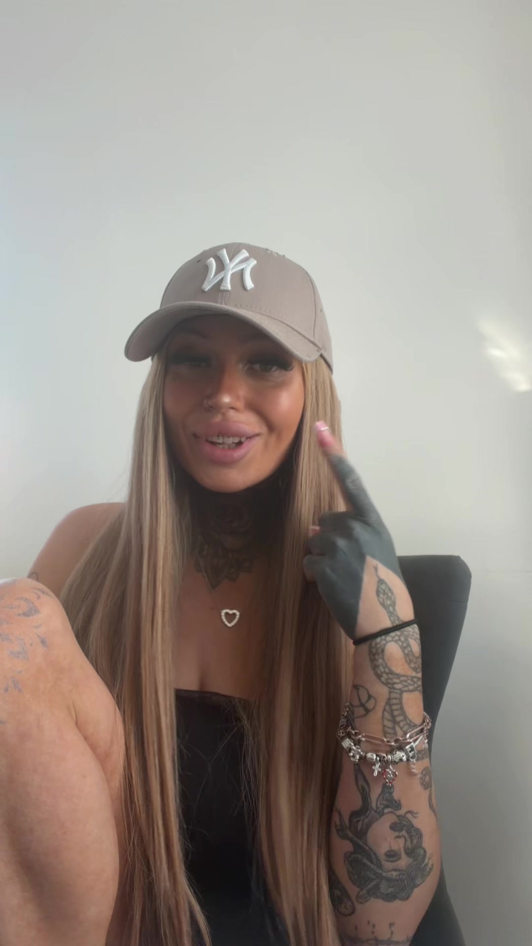 @honeyboneyx