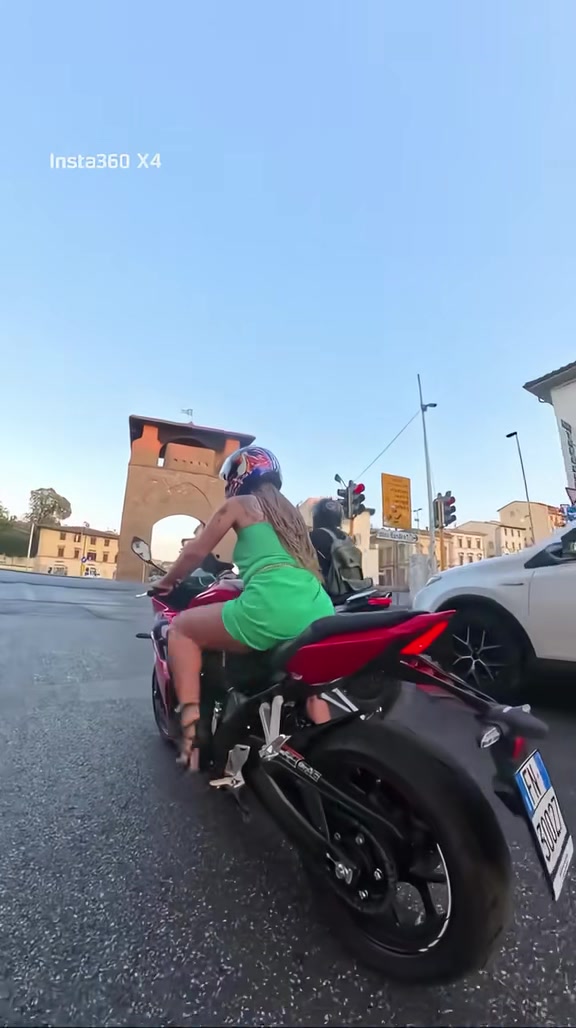 @Ela _entela