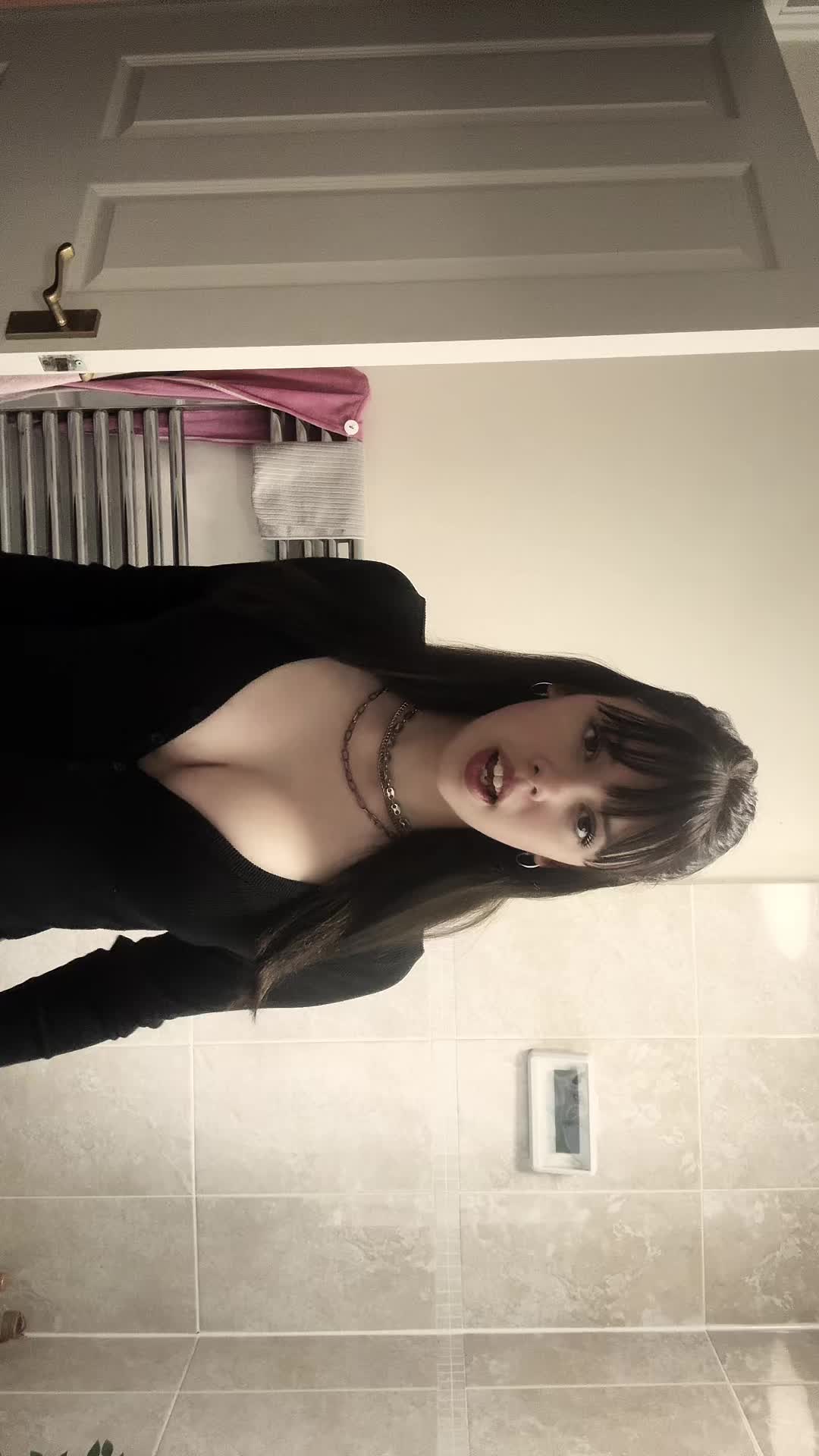 @oneinamelian😼