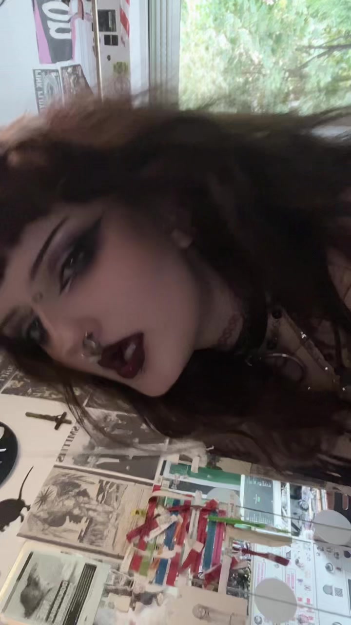 @elvira