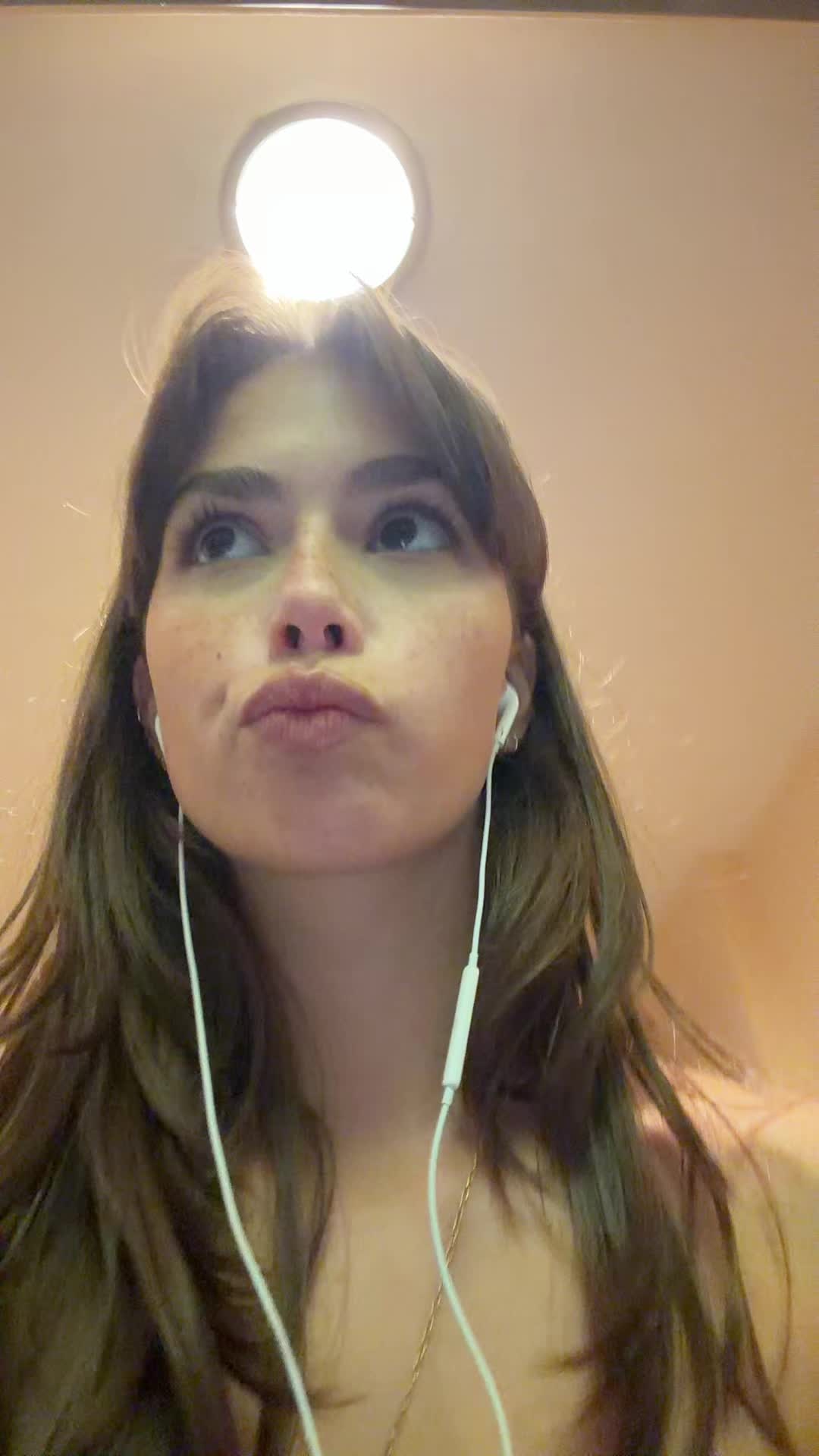 @claudia 🦌