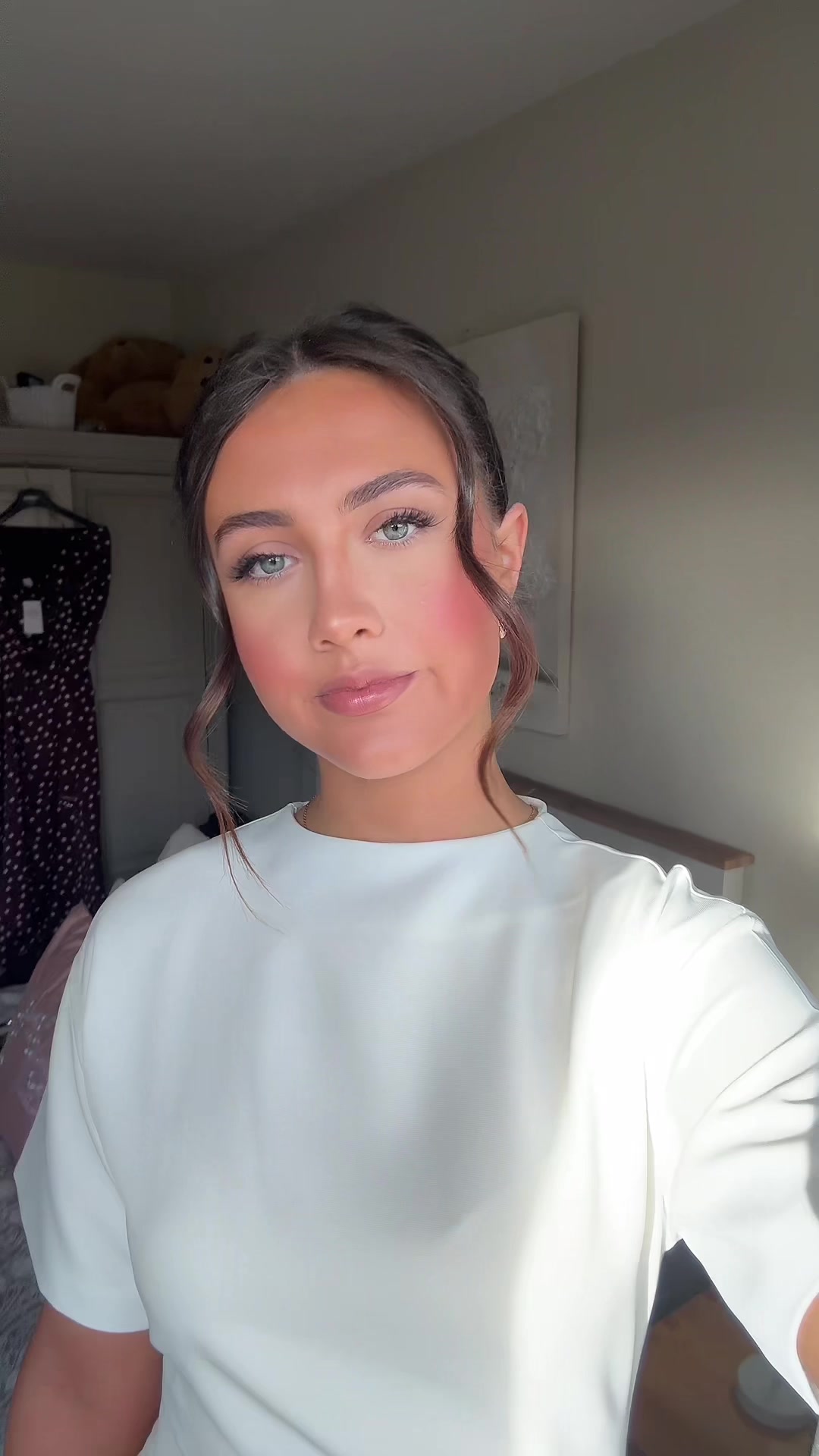 @.ainehughes
