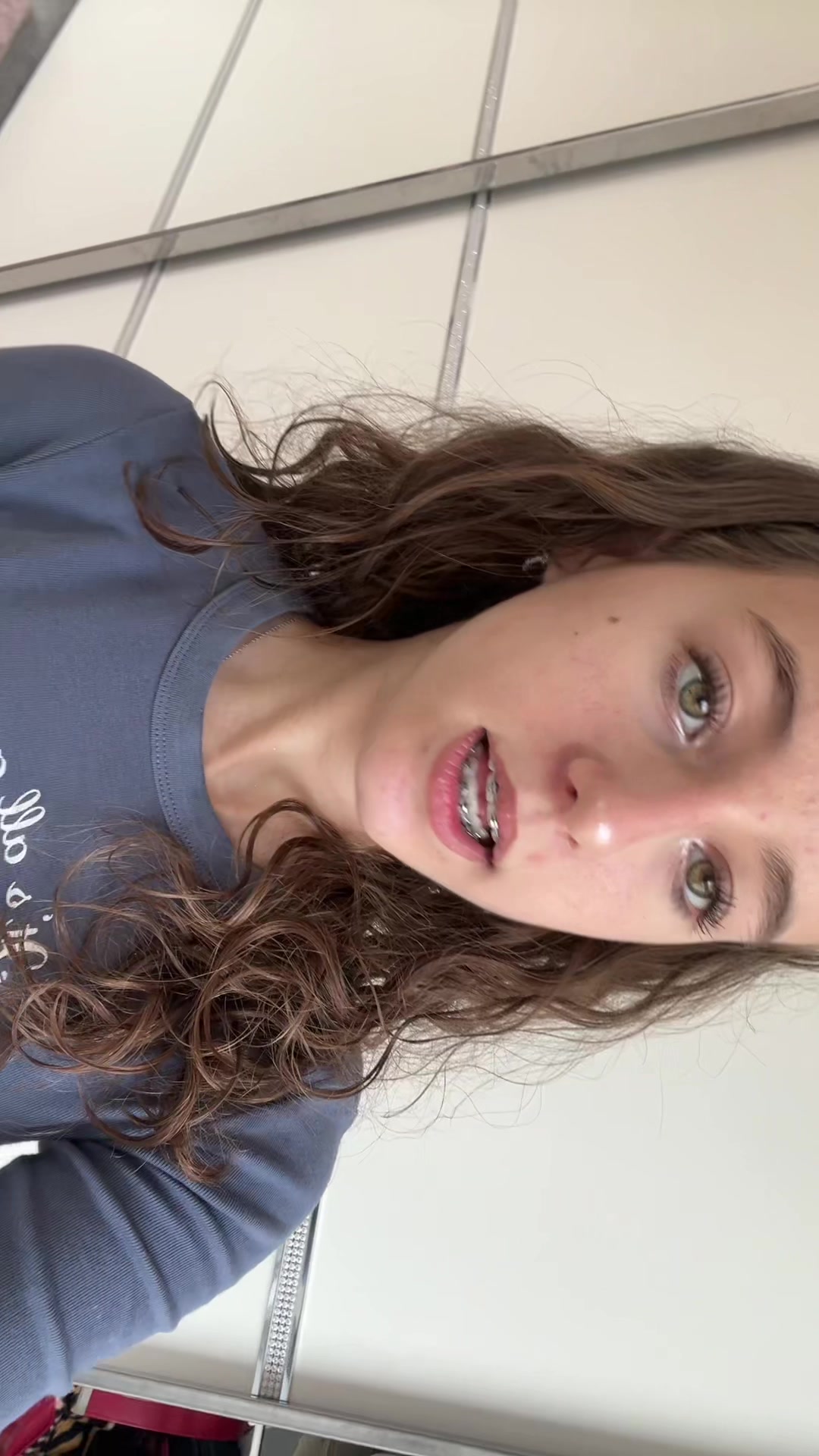 @Laraaa