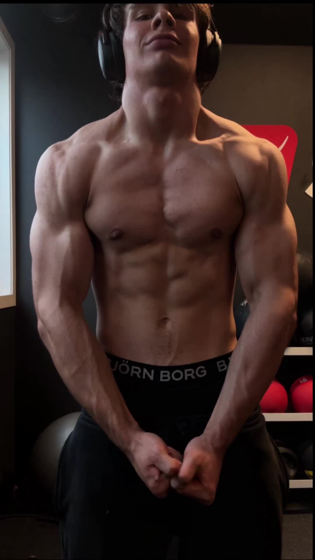 @Ludvikgoesgym