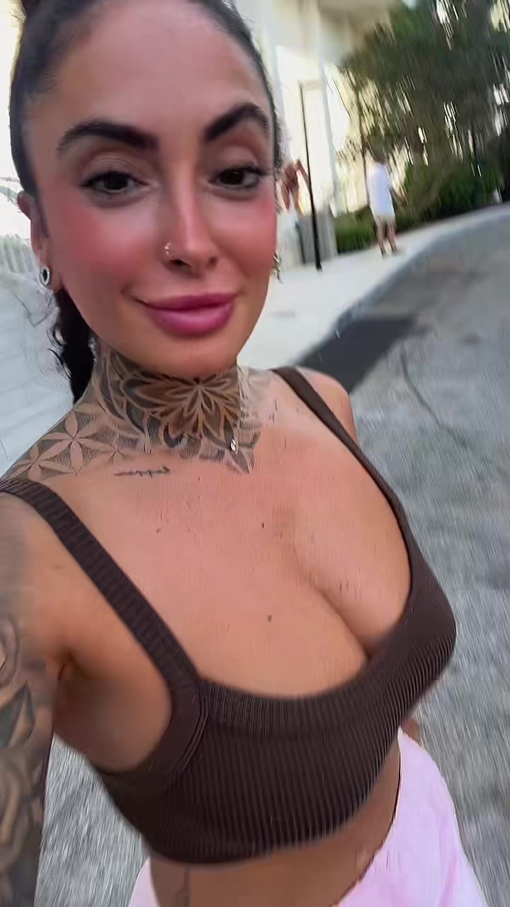 @𝒮 𝒶 𝓇 𝒶✨