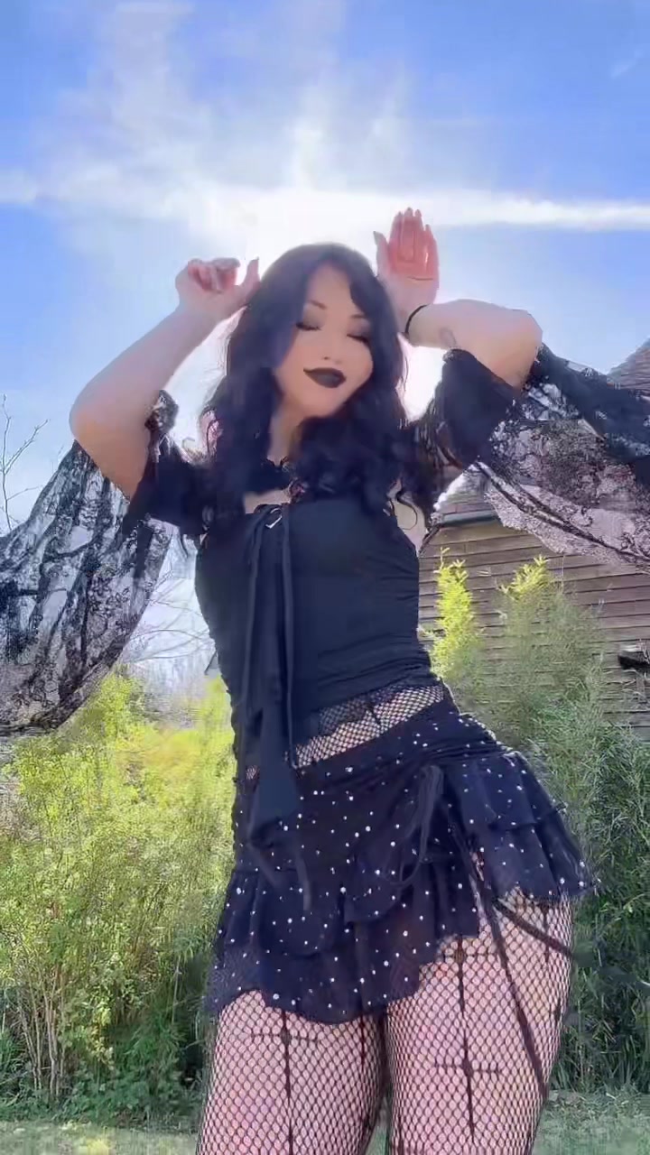 @bellajynx