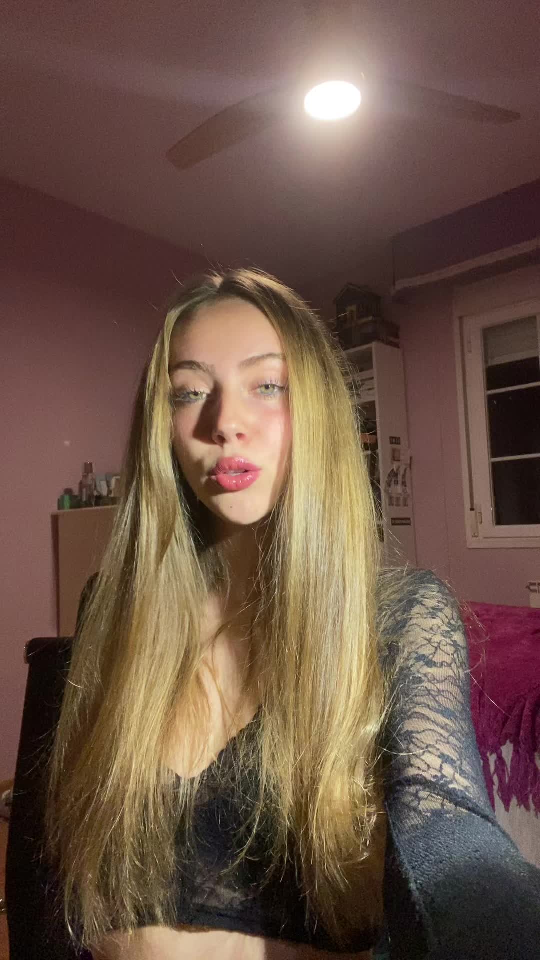 @🦋