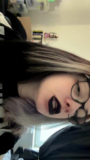 @owogirlie