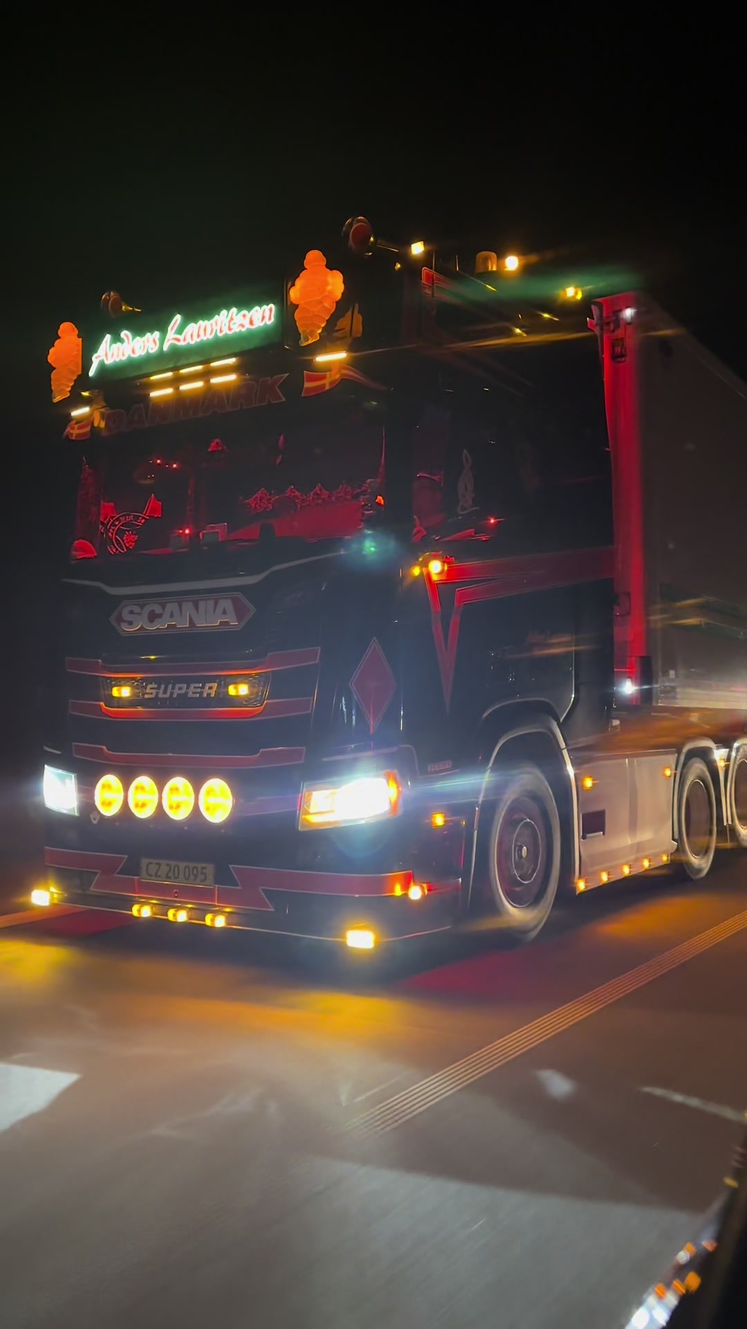 @LV’s TRUCKPHOTO