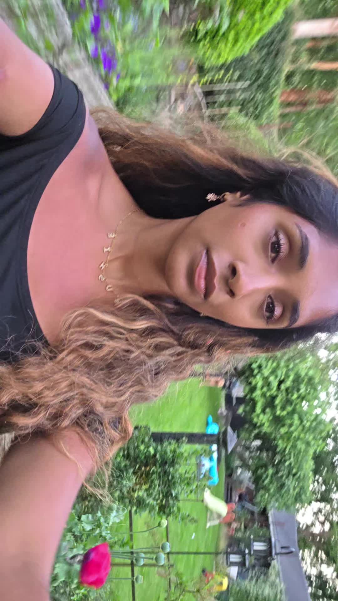 @Dinushaxo