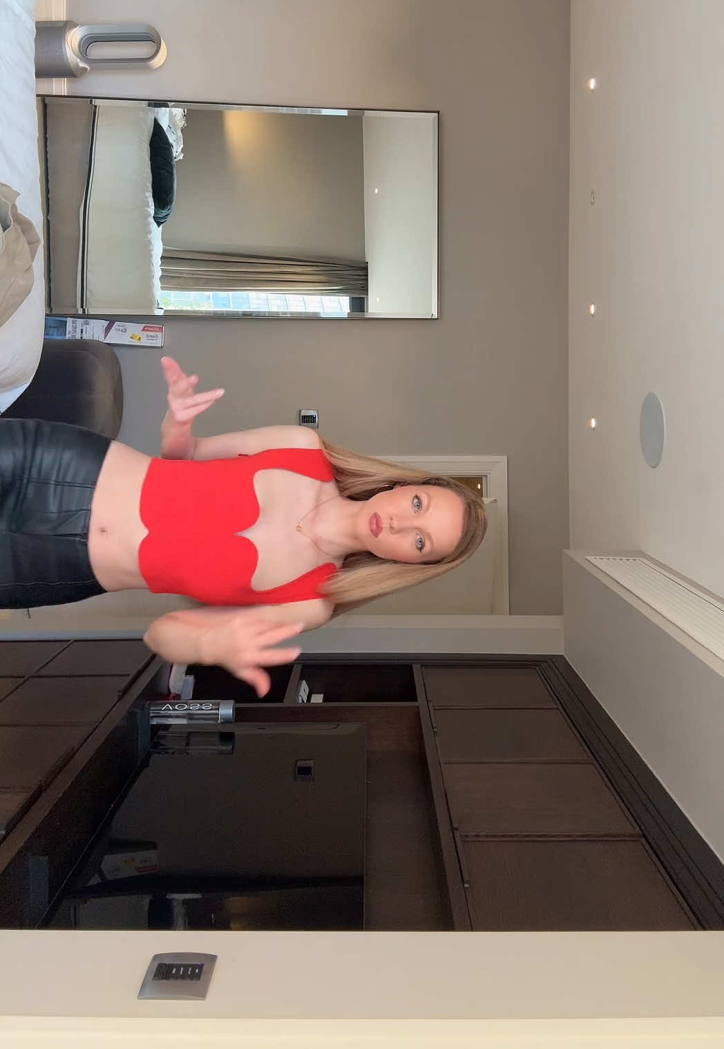 @ELIZZA