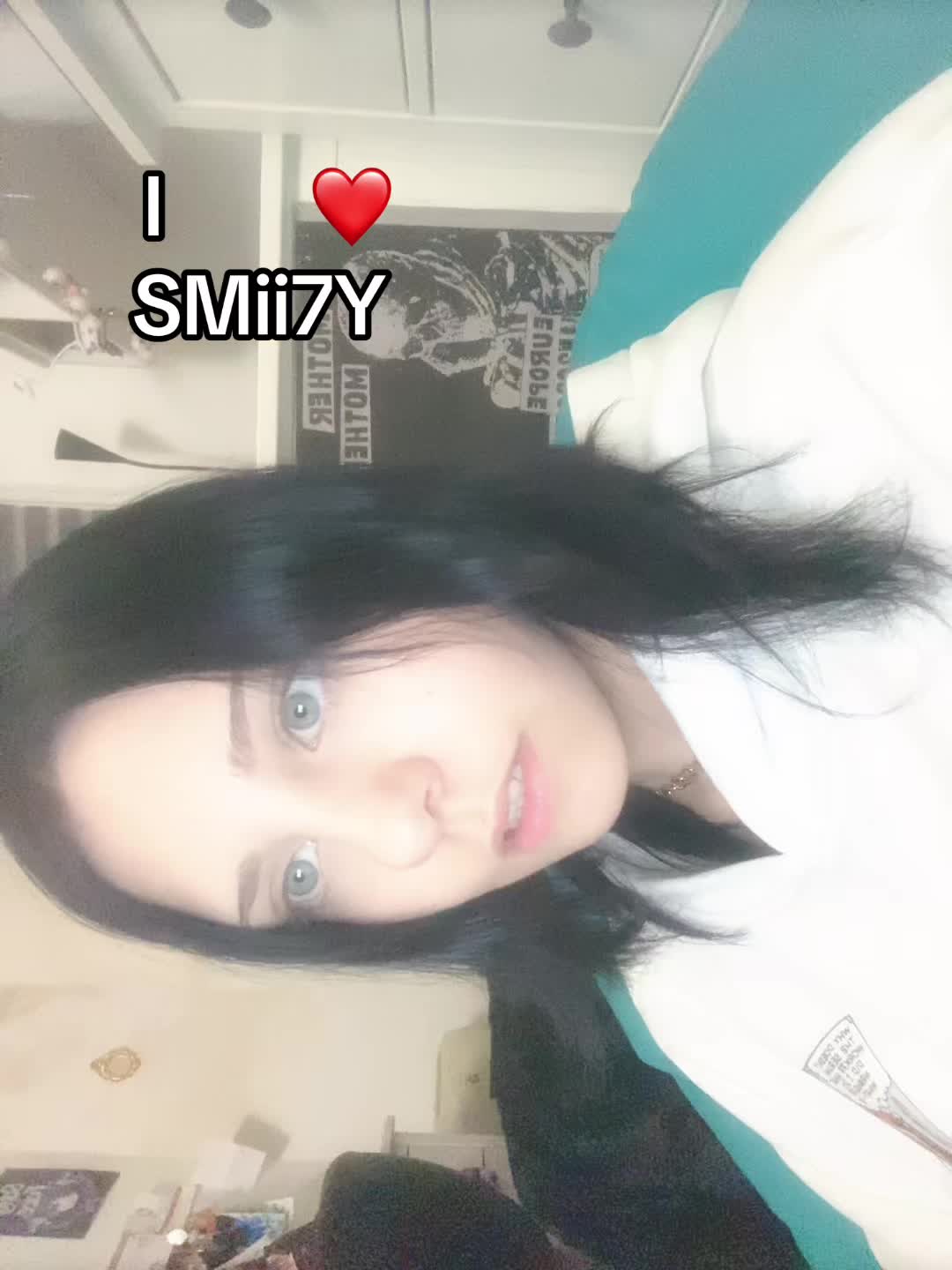 @Nikkiiiw