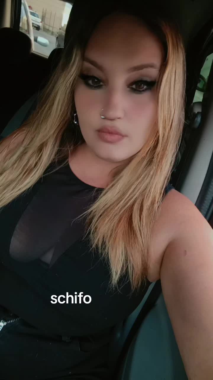 @...Ezia...🙂