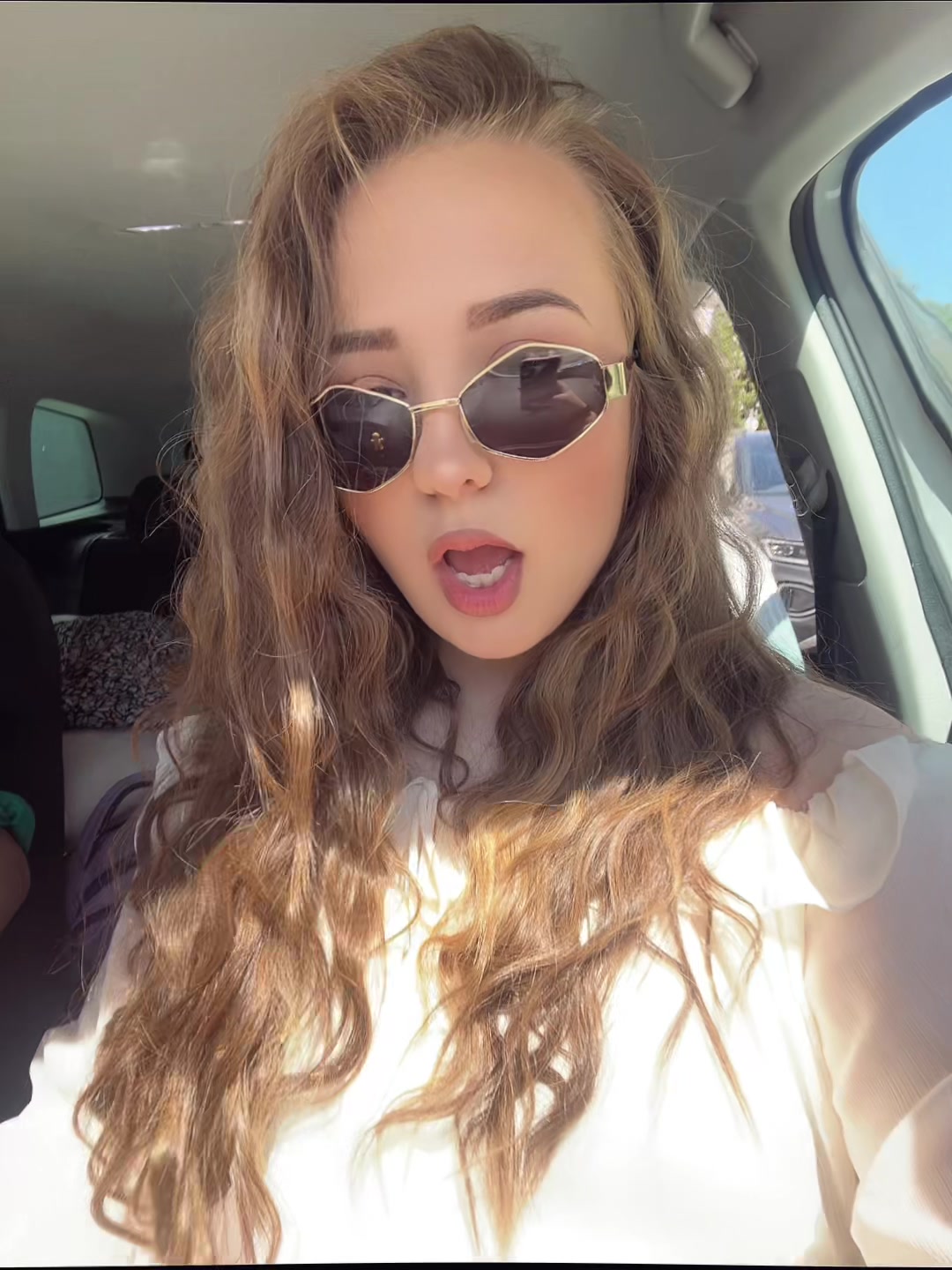 @adi_ivaylova