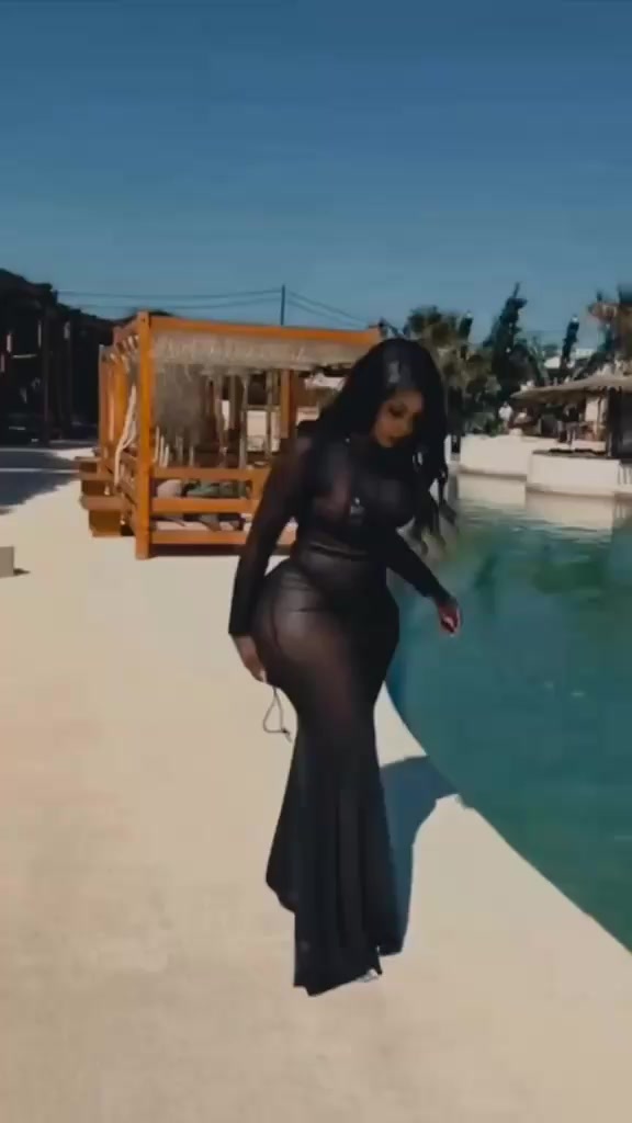 @Moureen🦋🌹