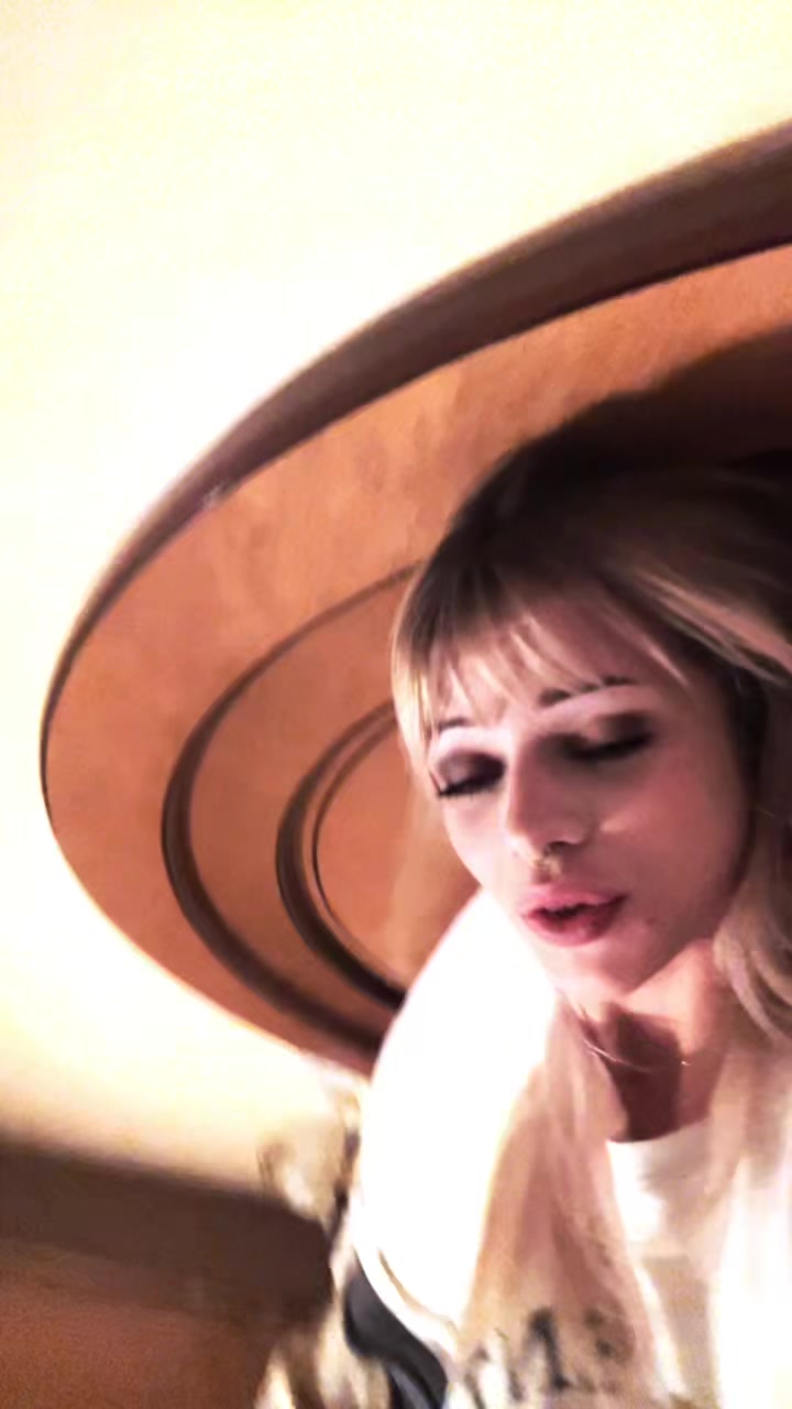 @lariuuuus