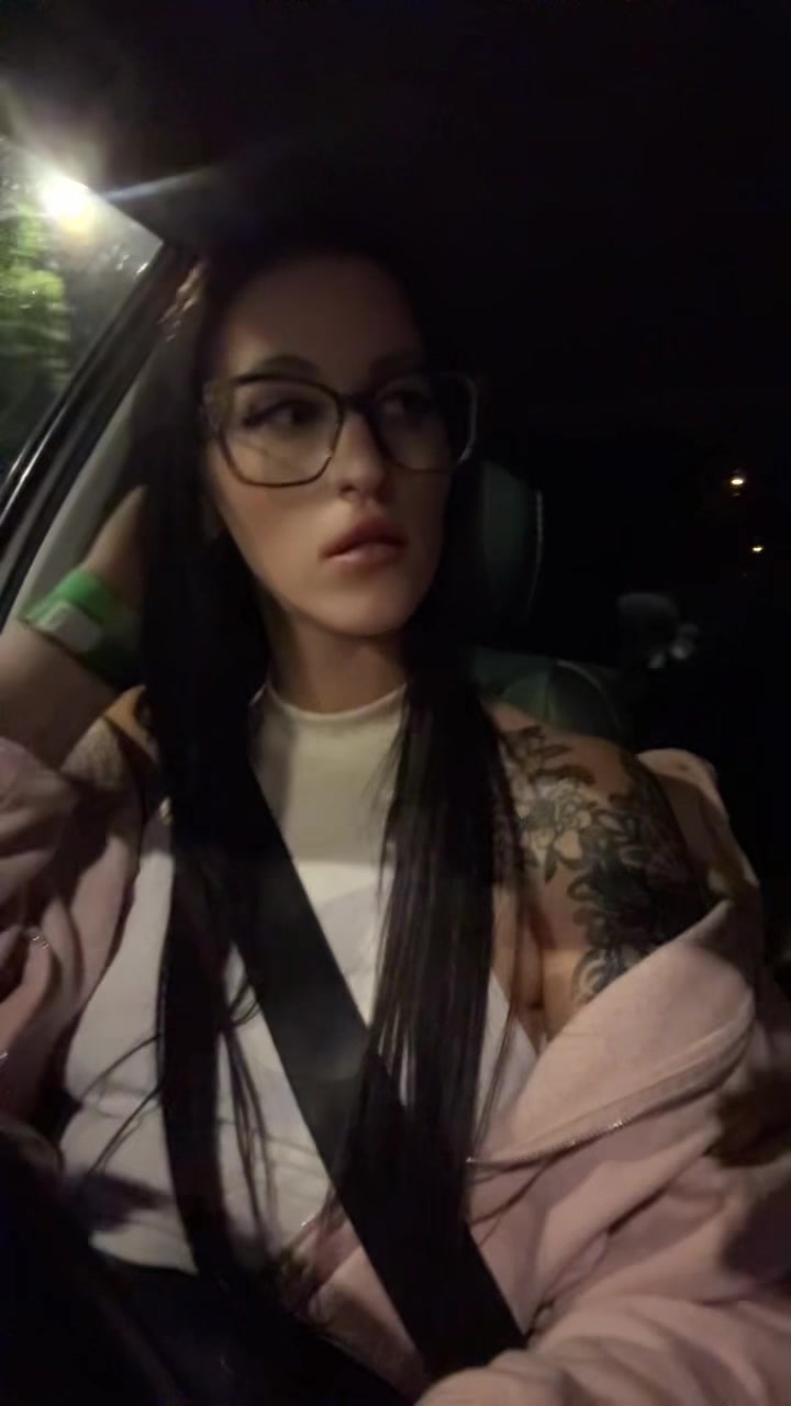 @Nikszi 💋