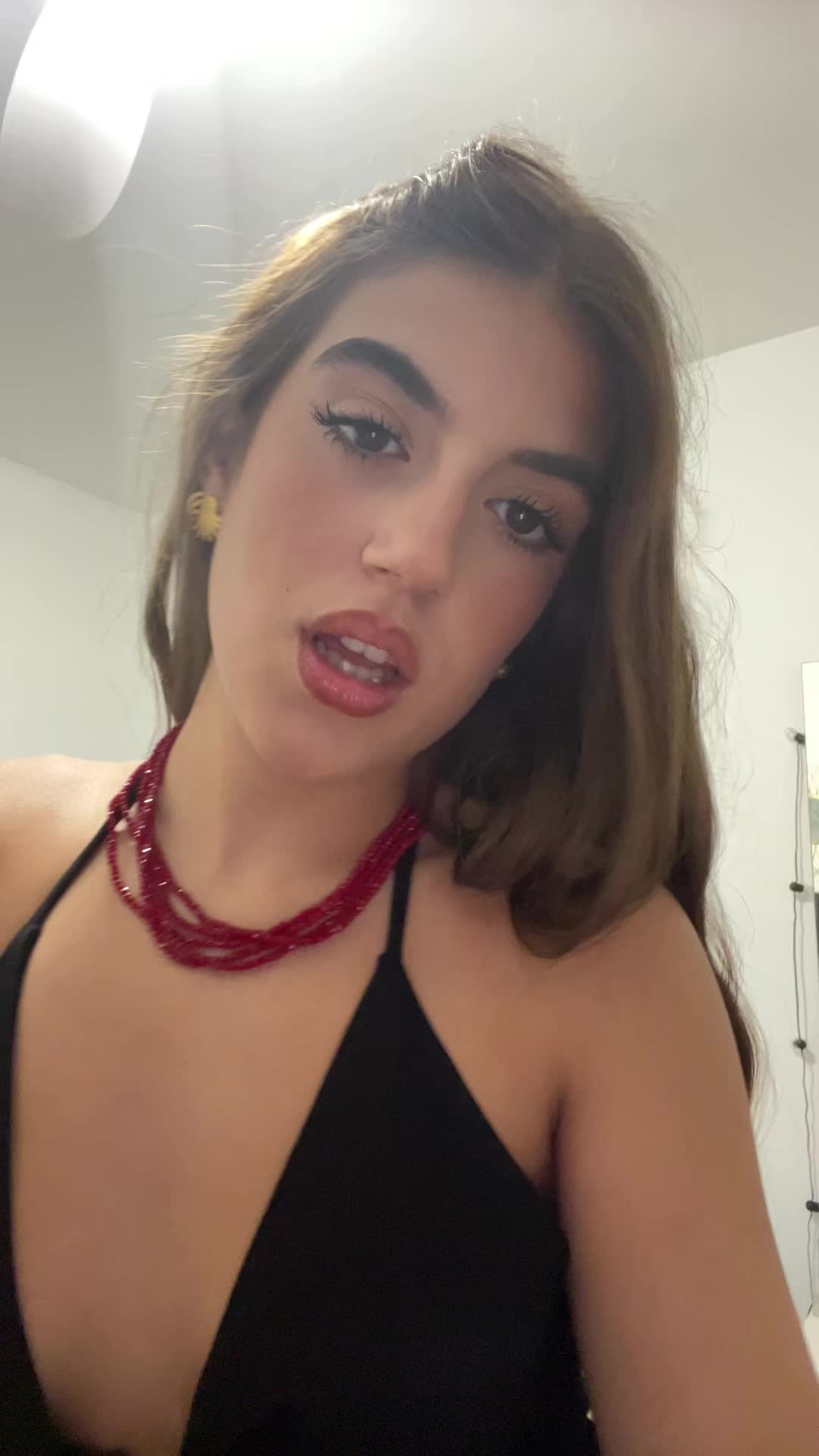 @🦦