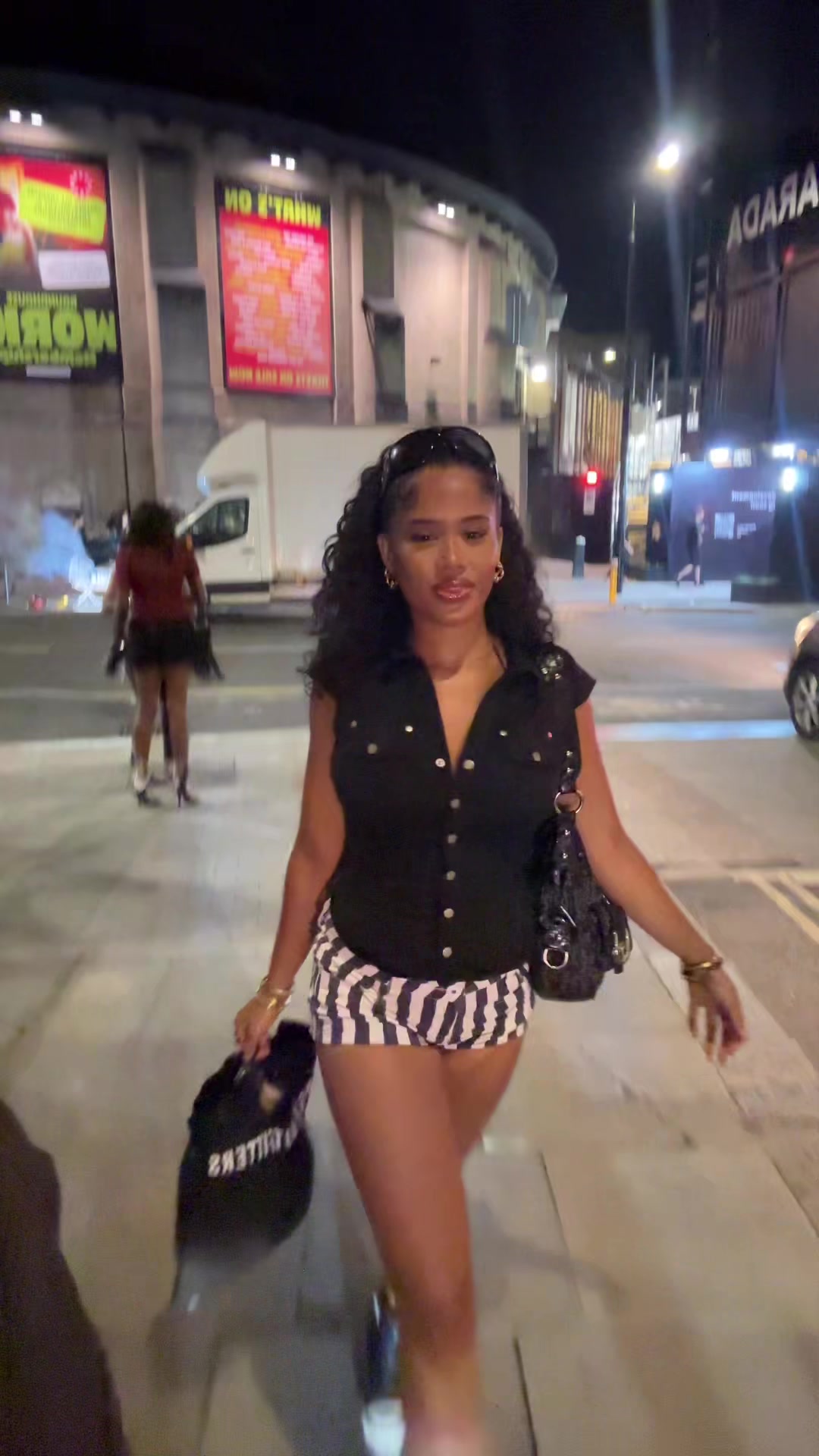 @glogirlzo
