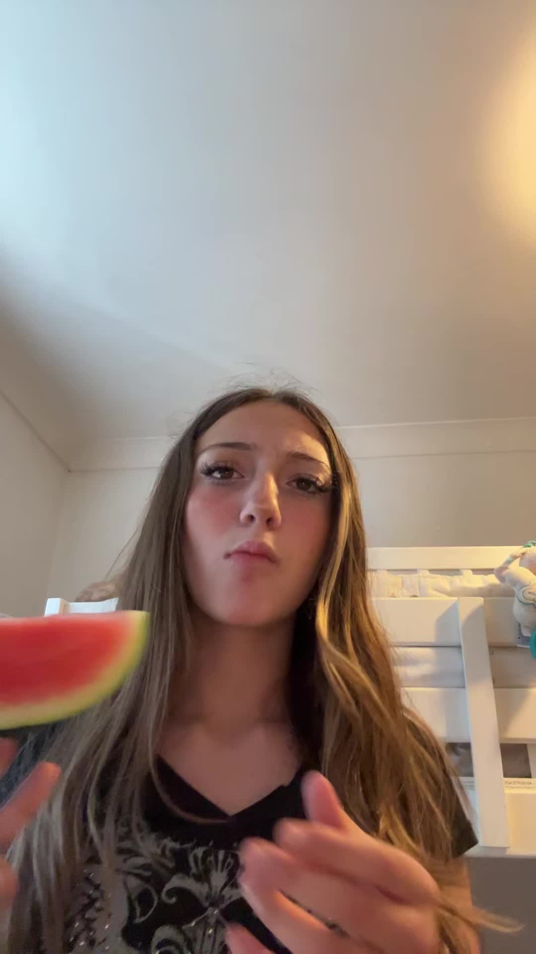 @⃟