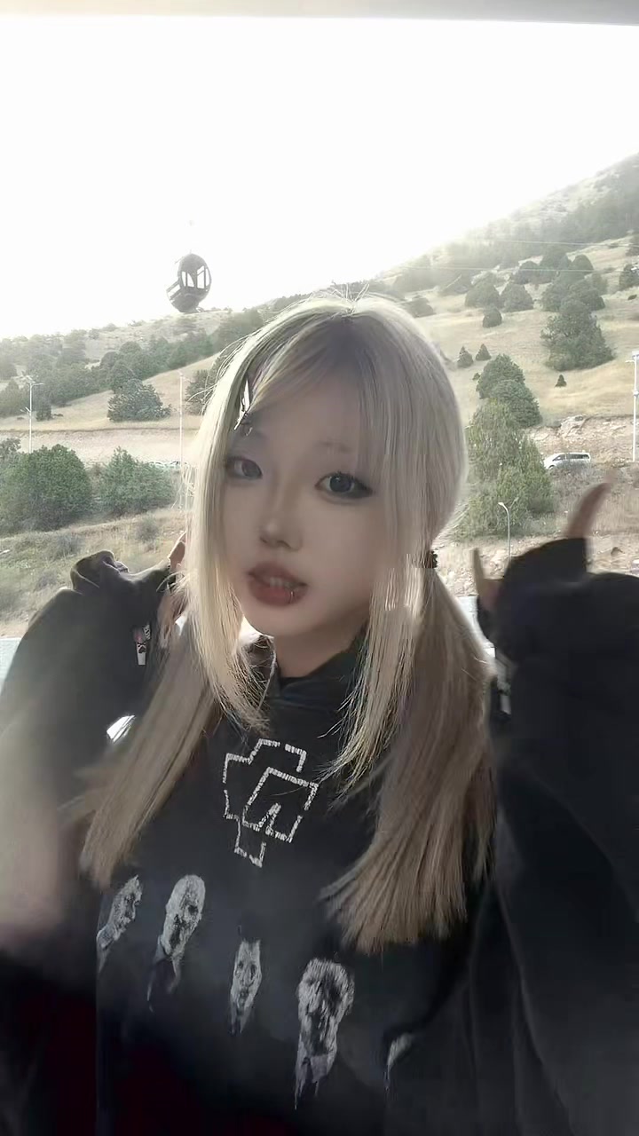 @艾妮可
