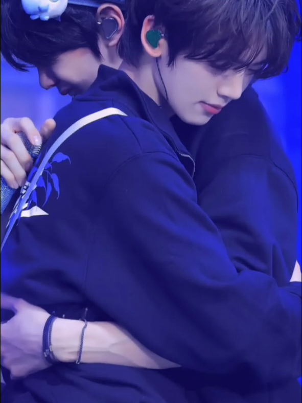 @Hyunjin๐myheart๐ซ๐๐ฐ๐ทSkZ๐ฉธ