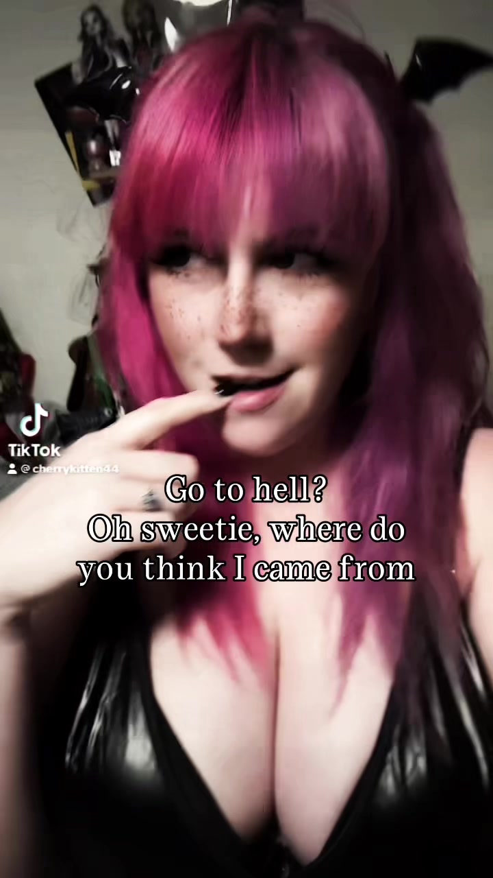 @momoneko666