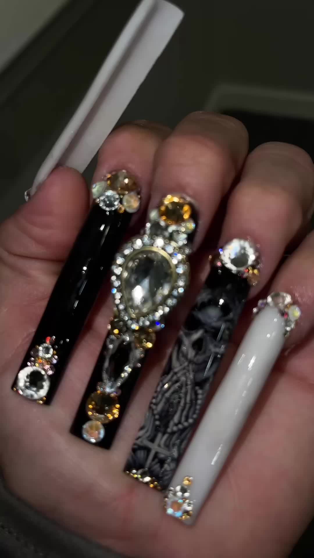 @LeislyNails