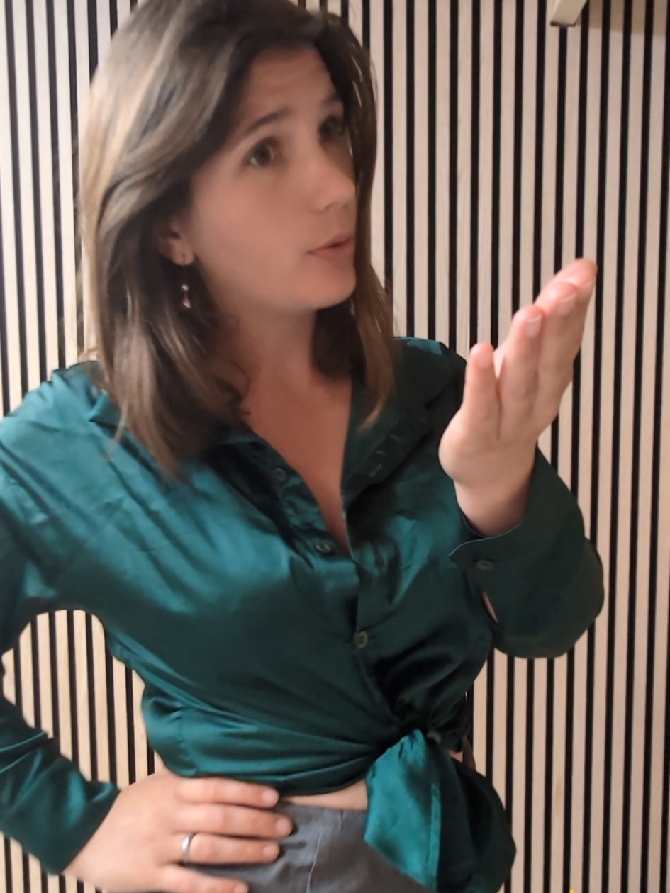 @justme-elena