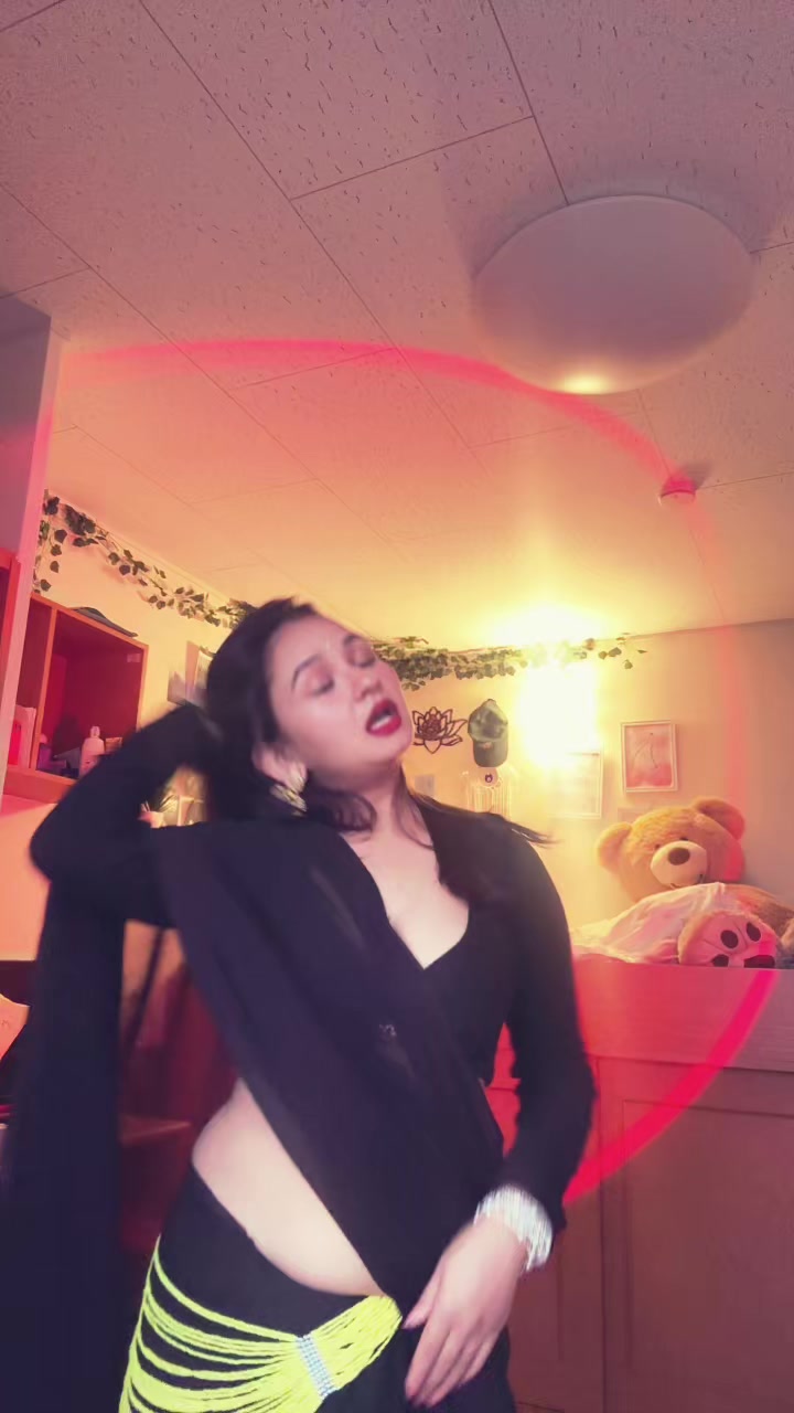 @ALINA🌸