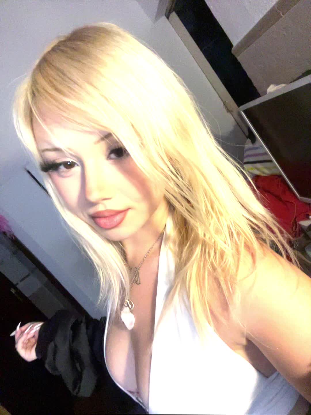 @888