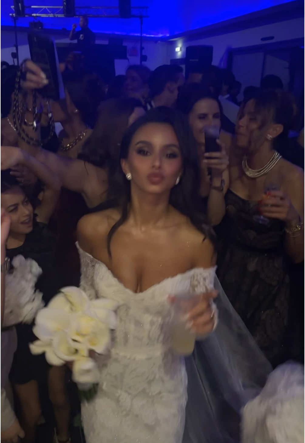 @Sarahmeni