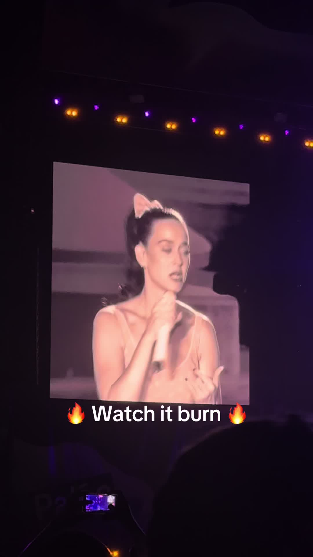 @Laura.ch