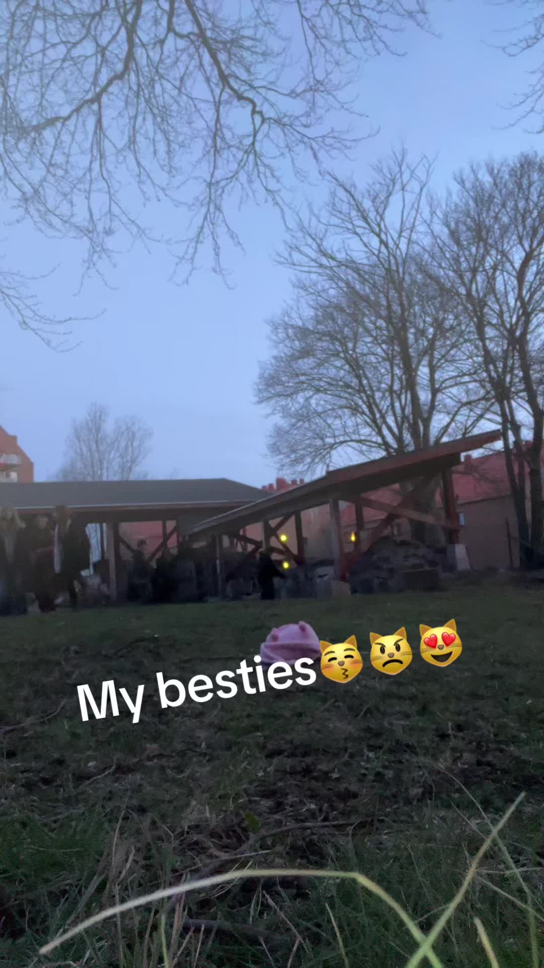 @nia😛😝